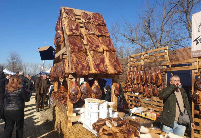 “БЕЛОБЛАТСКА КОБАСИЦА” И ОВЕ ГОДИНЕ ОБАРА РЕКОРДЕ Познат датум одржавања једне од најпосећенијих гастрономских манифестација