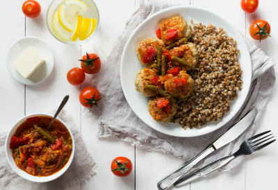 "ДВЕ ЧАШЕ" ЈЕ НОВО БРЗО ЈЕЛО Савршено за дане када немате времена да стојите крај шпорета- Потребне су вам само ДВЕ намирнице!