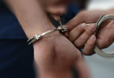 ГРУЗИЈСКИ ДВОЈАЦ ПЕЉЕШИО ПО СРБИЈИ Полицaјци их ухватили на делу, ево шта су све пронашли у колима осумњичених