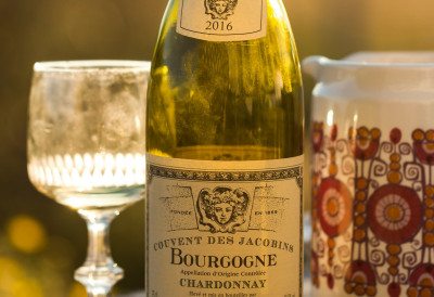 ТРАМП ПРЕСЕКАО- ЦАРИНЕ 200 ОДСТО НА ФРАНЦУСКА ВИНА И ШАМПАЊЦЕ Ево зашто је побеснео