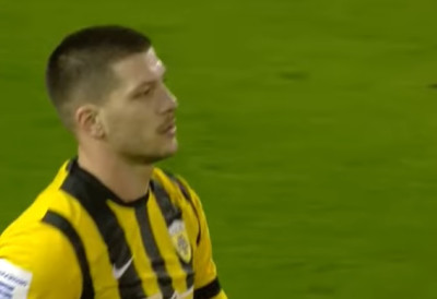 КАКВА ЧАСТ ЗА СРБИНА! Јовић је дефинитивно ЗВЕЗДА АЕК-a, дрес у ком је дао четири гола Панатинаикосу у музеју