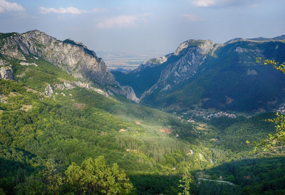 ПРЕЛЕПА СРПСКА ПЛАНИНА ЈЕФТИНИЈА И ОД БЕОГРАДА! Цене пријатељске а природа монументална