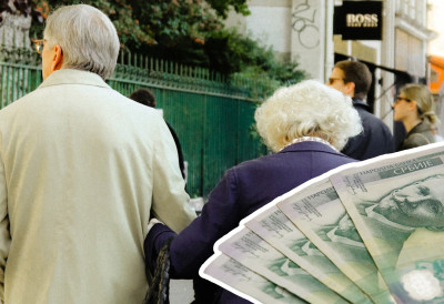 СВАКИ ТРЕЋИ СТАНОВНИК ЋЕ ДО 2041. БИТИ СТАРИЈИ ОД 65 ГОДИНА, АЛИ ТО НЕ ЗНАЧИ И КРАЈ ЕКОНОМИЈЕ: Ово ће бити нови МОТОР РАЗВOЈА привреде