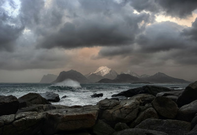 У МРАКУ 50.000 ДОМАЋИНСТАВА Олуја Горети ПРАВИ ХАОС по Француској! Ветар до 170 км/х, ЗАБРАЊЕН приступ парковима, вртовима…