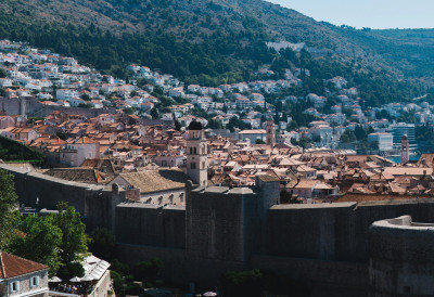НОВИ СЛУЧАЈЕВИ ШУГЕ У КОМШИЛУКУ Надлежни поручују: Ниједна жупанија НИЈЕ ИМУНА на појаву свраба