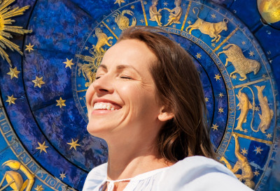 ДАНАС ЈЕ СРЕЋАН ДАН ЗА ЧЕТИРИ ХОРОСКОПСКА ЗНАКА Петак им доноси срећу и новац- Погледајте да ли сте међу њима