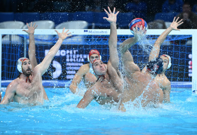 ФАНТАСТИЧНА СРБИЈА САВЛАДАЛА ШПАНИЈУ: Ни "бруталити" досуђен Мандићу није помео "делфине"