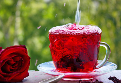 ОВО ЈЕ ЧАЈ КОЈИ ОБАРА ПРИТИСАК Најбитније је колико често га пијемо а може да се купи где год хоћете