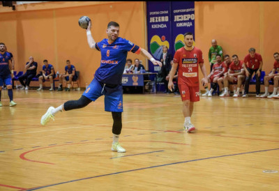 РУКОМЕТАШИ КИКИНДЕ ТРЕНИРАЈУ ЗА ДРУГИ ДЕО СЕЗОНЕ У АРКУС ЛИГИ:  Повреде ружна прошлост