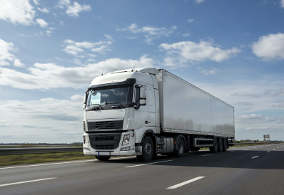 СВЕ СЕ ЗАУСТАВЉА У ИСТОМ ДАНУ! КАМИОНЏИЈЕ НАЈАВИЛЕ ЗАЈЕДНИЧКУ АКЦИЈУ Објављени први детаљи велике блокаде, један датум је кључан