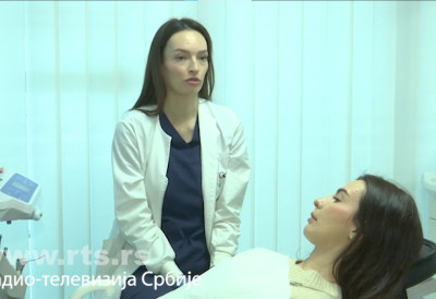 (ФОТО/ВИДЕО) ИЗ ЗУБАРСКЕ ОРДИНАЦИЈЕ ЗА ВОЛАН ТАКСИЈА Александра има два различита посла и оба подједнако воли