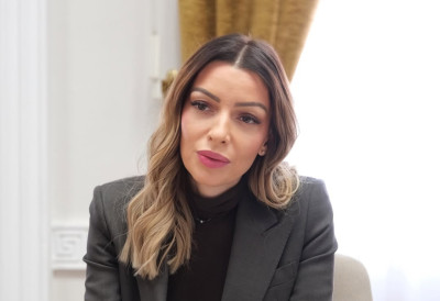 ЖЕСТОКА ПОРУКА МИНИСТАРКЕ МЕСАРОВИЋ О НОВОМ НАПАДУ НА ПРЕДСЕДНИКОВУ ПОРОДИЦУ: Блокадери, мало вам је лажи о Александру Вучићу па сте се окомили и на његову ћерку?!