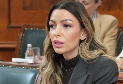 МЕСАРОВИЋ ЗАКУЦАЛА МАРИНИКУ ТЕПИЋ: Безочним лажима трује јавни простор, а доћи ће време кад ће одговарати како је трошила милионе