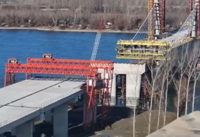 (ФОТО) ПЕТИ МОСТ ПРЕКО ДУНАВА У НОВОМ САДУ СВЕ БЛИЖИ ЗАВРШЕТКУ Спајају се ускоро две обале на траси Фрушкогорског коридора