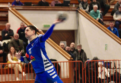 КАЋКИ РУКОМЕТАШИ НАСТАВИЛИ СА ПОБЕДАМА: Капитен Јошић срушио Крагујевчана