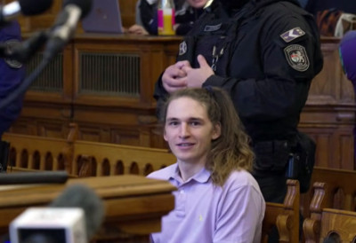 Српски угао: АНТИФА нападала људе по Будимпешти: Казна затвора 8 година!