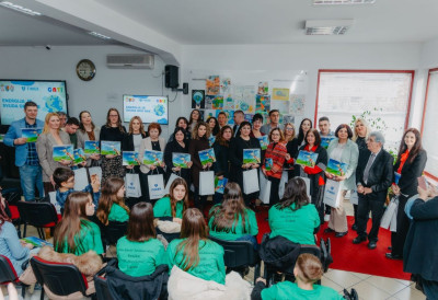 УСПЕХ КАРЛОВАЧКИХ ГИМНАЗИЈАЛАЦА На манифестацији  „ЕНЕРГИЈА ЈЕ СВУДА ОКО НАС” награде ђацима, плакета школи