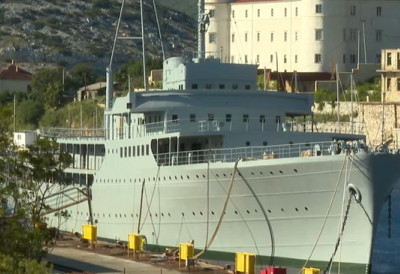 Турци „ударили“ на Тита СУДАР У РИЈЕЧКОЈ ЛУЦИ Турски теретни брод сударио се с Бродом мира