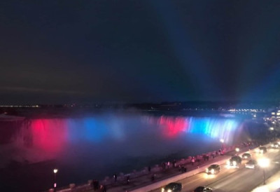 Какав фантастичан призор! НИЈАГАРИНИ ВОДОПАДИ У БОЈАМА СРПСКЕ ЗАСТАВЕ поводом Дана државности Србије