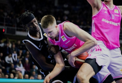 (ВИДЕО) КОШАРКАШИ МЕГЕ У ФИНАЛУ КУПА РАДИВОЈА КОРАЋА Након прекида утакмице и ВЕЛИКЕ ДРАМЕ на паркету, ПОБЕДИЛИ ПАРТИЗАН