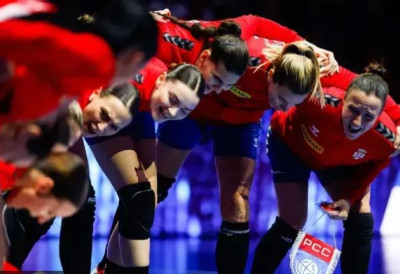 СРПСКЕ РУКОМЕТАШИЦЕ ТРЕНИРАЈУ У КОВИЛОВУ ПРЕД ДУЕЛ СА ШВЕЂАНКАМА: За прво место у групи