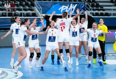 МЛАДЕ РУКОМЕТАШИЦЕ СРБИЈЕ ОД ЧЕТВРТКА НА ОКУПУ: Тања Шаренац спрема кадеткиње