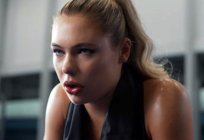 ИМА 5 МИЛИОНА ПРАТИЛАЦА НА ИНСТАГРАМУ Најлепша је спортисткиња ЗОИ: Кад се скине у купаћи ”падају вилице”, момак јој је боксер (ФОТО)