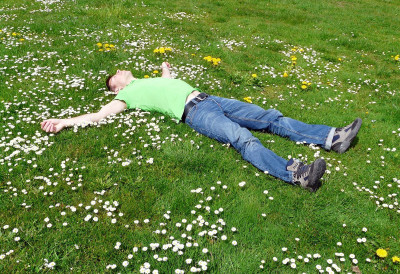 ТРАЖИ СЕ 10 МУШКАРАЦА ЗА ЛЕЖАЊЕ, А ПЛАЋЕНИ СУ! За само 10 дана можете добити чак 5.000 евра