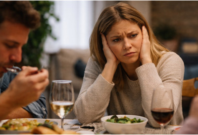 ЗНАТЕ ЛИ ШТА ЈЕ МИЗОФОНИЈА? Чак и ручак са породицом може постати неподношљив ОВО МОЖЕ ПОМОЋИ