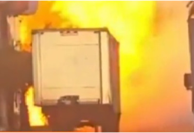 (ВИДЕО) ЕКСПЛОДИРАО КАМИОН СА ГАСОМ, ИМА МРТВИХ! Стравична несрећа у престоници Чилеа, возило ударило у ограду па одлетело у ваздух