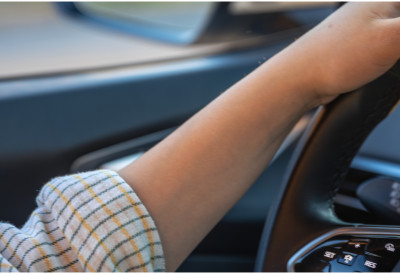 МАЛОЛЕТНИК ПИЈАН И БЕЗ ДОЗВОЛЕ ЗА ВОЛАНОМ Ухваћен у нерегистрованом аутомобилу