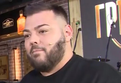 Познати певач ХИТНО хоспитализован! СЛОБА ВАСИЋ ИЗГУБИО СВЕСТ Огласила се његова ПР менаџерка: Мислио је БОРБА с анксиозношћу иза њега!