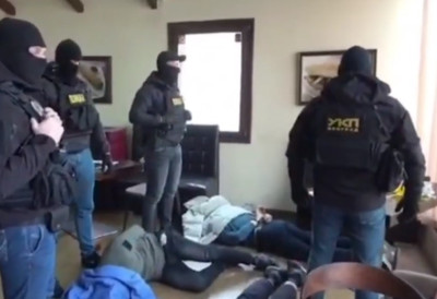 (ВИДЕО) ВЕЛИКА ПОЛИЦИЈСКА АКЦИЈА У БЕОГРАДУ “Пала” тројка због дроге и оружја! ОГЛАСИО СЕ ДАЧИЋ: У становима пронађен КОКАИН, ХАШИШ, МАРИХУАНА, али и РАКЕТНИ БАЦАЧ