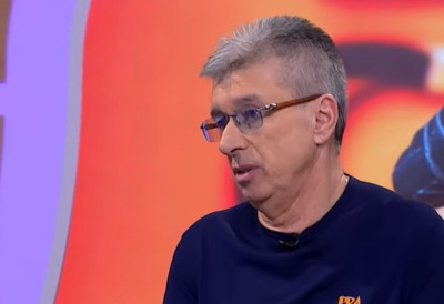 Постављен сто, славски колач, икона! ЋЕРКА САШЕ ПОПОВИЋА ОБЕЛЕЖИЛА ПРВУ СЛАВУ БЕЗ ОЦА Александра показала како у породичном дому обележавају три Света Јерарха (ФОТО)