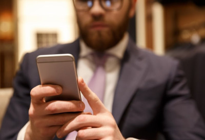 ГРАЂАНИМА СРБИЈЕ СТИЖУ ЧУДНЕ ПОРУКЕ! Ова апликација вас прислушкује! НБС покреће хитну проверу