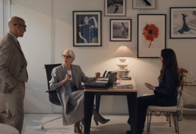 (ВИДЕО) На ово се чекало пуних 20 година! МЕРИЛ СТРИП И ЕН ХАТАВЕЈ ВРАЋАЈУ СЕ У НЕМИЛОСРДНИ СВЕТ ВИСОКЕ МОДЕ И ИНТРИГА Погледајте први трејлер за "Ђаво носи Праду 2"