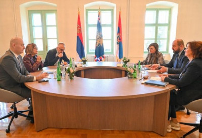 ДО КРАЈА МАРТА КАРЛОВЧАНИ ЋЕ УЖИВАТИ У КОМПЛЕТНО ОБНОВЉЕНОЈ МАТОШЕВОЈ УЛИЦИ Гојковићева с Ђурђићем и о санацији ОШ „23. октобар“