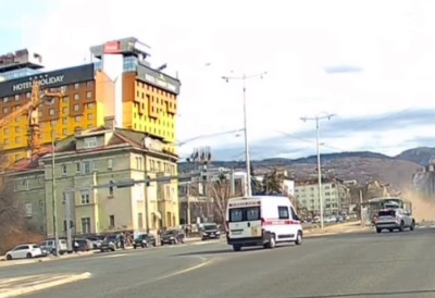 (ВИДЕО) Снимак с лица места ЛЕДИ КРВ Девојка (17) ЖИВОТНО УГРОЖЕНА након ампутације ноге! МЛАДИЋ (21) СТРАДАО у стравичној НЕСРЕЋИ у Сарајеву