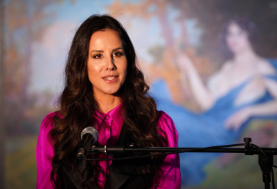 (ФОТО) ПОГЛЕДАЈТЕ КАКО ВЕШТАЧКА ИНТЕЛИГЕНЦИЈА ВИДИ ПРВУ ДАМУ СРБИЈЕ Тамара Вучић поделила слику са пратиоцима: Неким трендовима је тешко одолети