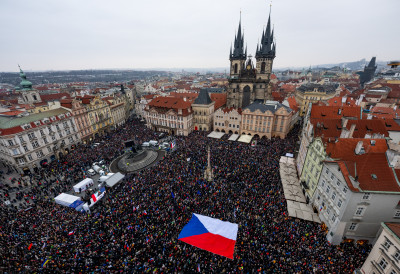 ДЕМОНСТРАЦИЈЕ ШИРОМ ЧЕШКЕ У ЗНАК ПОДРШКЕ ПРЕДСЕДНИКУ ПЕТРУ ПАВЕЛУ: Милион тренутака за демократију, ПРАВО ГРАЂАНА ДА ПРОТЕСТУЈУ