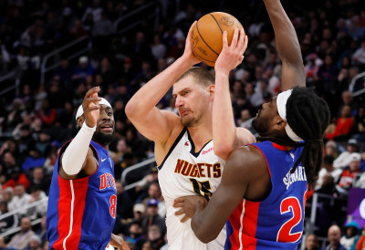 (ВИДЕО) НИКОЛА ЈОКИЋ СЕ ВРАЋА У ФОРМУ Дабл-дабл у поразу Денвера од Детроита