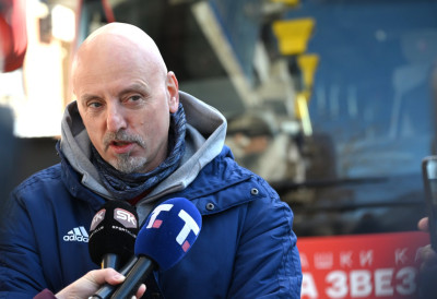 Некад је боље бити аутсајдер! ОБРАДОВИЋ ВОДИ КОМПЛЕТАН ТИМ У ПИРЕЈ: Знамо колико је тешко играти у тој дворани