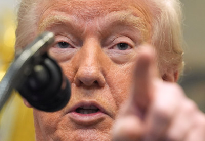 ЗА НЕУСПЕХ ЗАПРЕТИО ПОСЛЕДИЦАМА Трамп најавио могући договор са Ираном у наредних месец дана