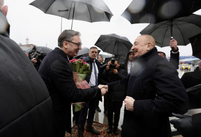 ПРЕДСЕДНИК АЛЕКСАНДАР ВУЧИЋ ДОЧЕКАО ИЛХАМА АЛИЈЕВА “Добро нам дошли, драги пријатељу! Осећајте се у Србији као код своје куће”