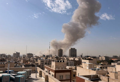 ИЗРАЕЛ УДАРИО НА ИРАК! Ваздушни напади покренули ланац узбуна, ПРОГЛАШЕНО ВАНРЕДНО СТАЊЕ широм земље, регион стрепи од шире ескалације