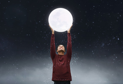 ПУН МЕСЕЦ 3. МАРТА МЕЊА СВЕ Пет хороскопских знакова улази у СРЕЋНУ ФАЗУ и велики ПРЕОКРЕТ