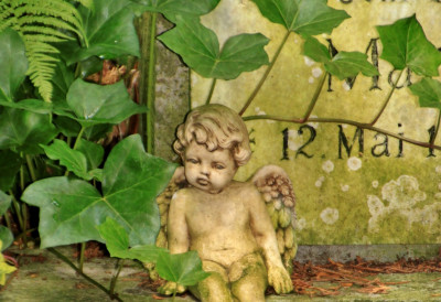 ЉУДИ НЕ ПРЕСТАЈУ ДА СЕ СМЕЈУ ОВОМ ЕПИТАФУ Можда ће вас Невенка и инспирисати!