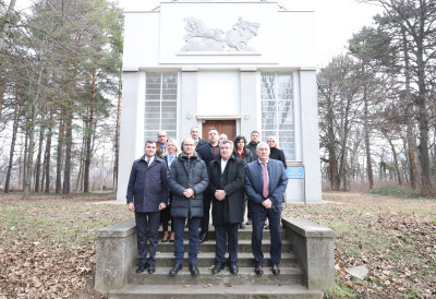 УЛАГАЊЕ У ЗНАЊЕ ЈЕ УЛАГАЊЕ У БУДУЋНОСТ: Премијер и министар науке посетили Астрономску опсерваторију Београд