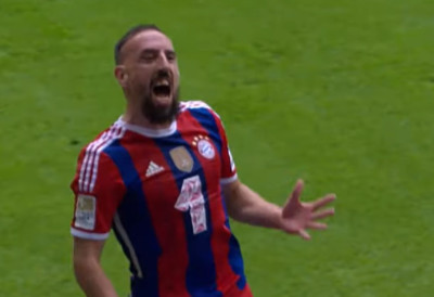 СКАНДАЛ ТРЕСЕ И ФУДБАЛСКИ СВЕТ! У Епстиновим фајловима и ЛЕГЕНДА БАЈЕРНА: Откривени ужасни подаци, умешано још једно СЛАВНО ИМЕ