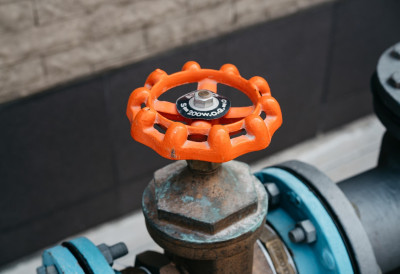 Одличне вести за све грађане! СРБИЈА ДОБИЈА НАЈЈЕФТИНИЈИ ГАС У ЕВРОПИ Русија гарантује повољне услове испоруке током 2026. године